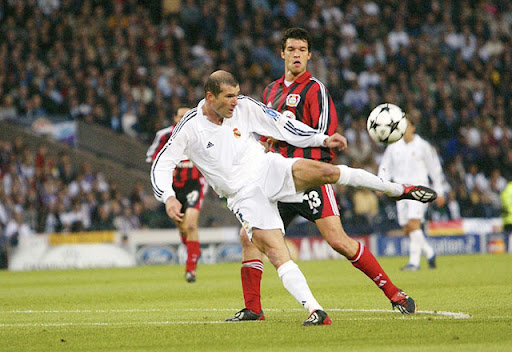 Real Madrid vs Bayer Leverkusen (2002) đỉnh cao